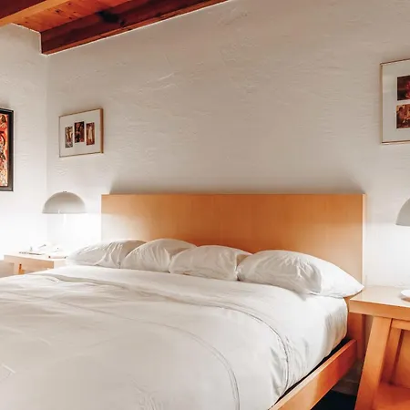El Rey Court Hotel
