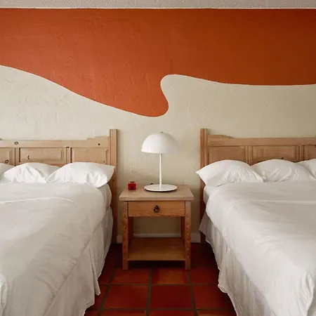 Hotel El Rey Court