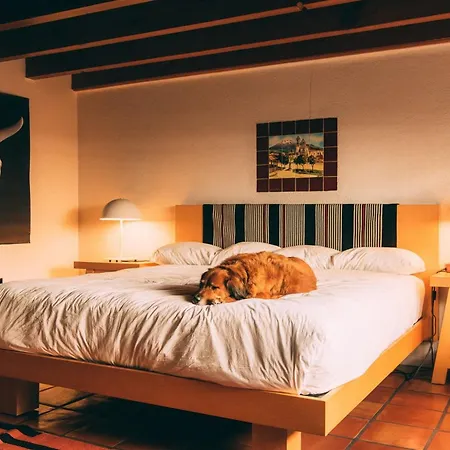 El Rey Court Hotel