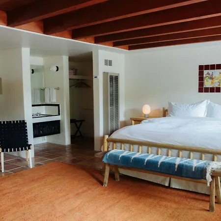 Hotel El Rey Court 3*