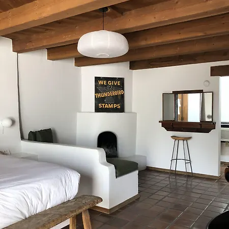 El Rey Court Hotel